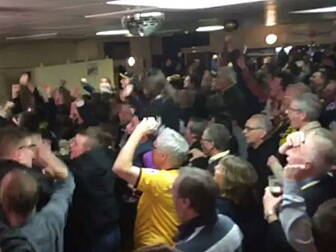 WATCH: Sutton United fans reac...
